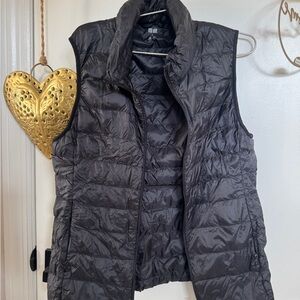 Uniqlo Women's Dark Gray Quilted Vest